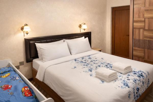 På billedet ses objektet Airport Family House 5 min from Baku Airport Taxi Service 6 USD beliggende i byen Bina.