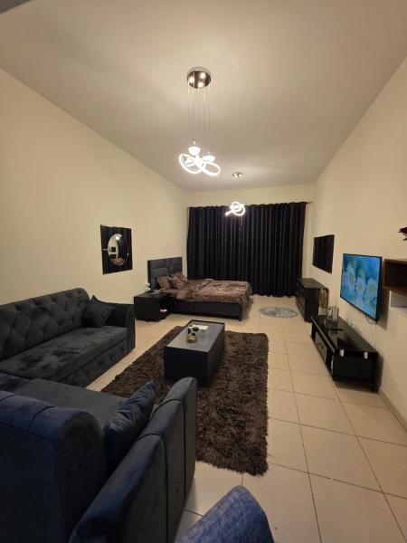 Bilde 1: studio at prime location in ajman near beach