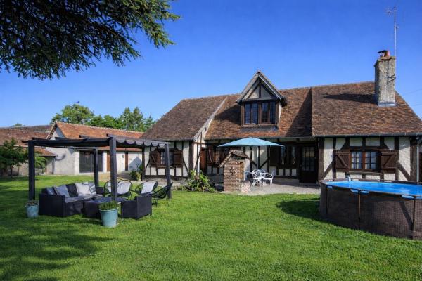 A la foto es mostra l'objecte La Demeure du Cerf gîte de charme 6P avec piscine chauffée & spa, Sologne, proche Center Parcs, Lamotte-Beuvron et Zoo de Beauval situat a la ciutat de Chaon.