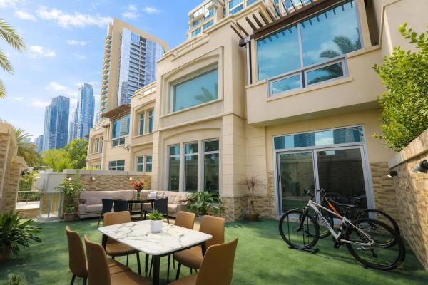 A la foto es mostra l'objecte Berloga Dubai Marina situat a la ciutat de Dubai.