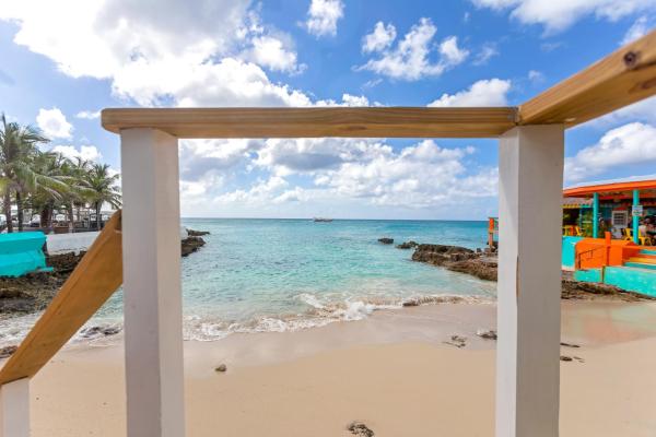 Maho Beach House - Studio - Beach Access, Maho Reef