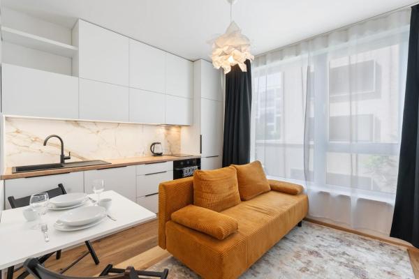 Real Living By Refa Karlin 208 - Praga