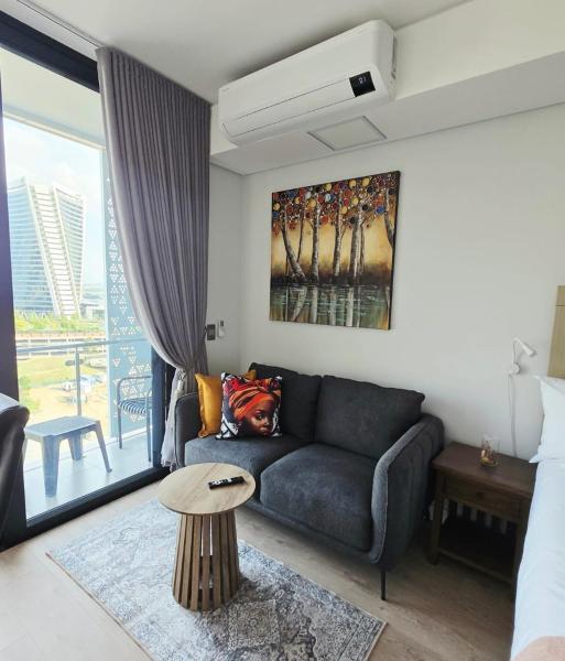 Serenity Escape At Ellipse Waterfall - Midrand