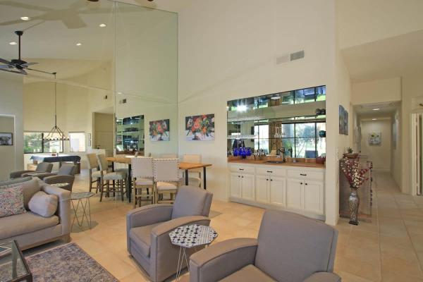 V3833 - End Drive - Alice Lodging - Palm Desert, CA