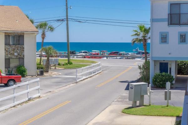 A la foto es mostra l'objecte Costa Vista No5 situat a la ciutat de Destin.