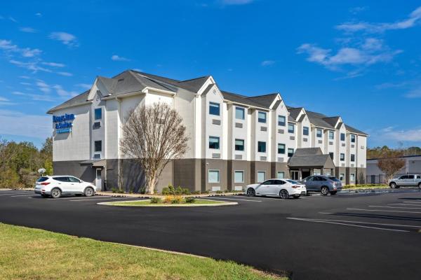 Days Inn & Suites By Wyndham Brandon Amphitheater - Mississippi