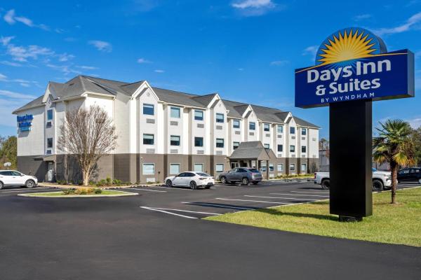 Days Inn & Suites By Wyndham Brandon Amphitheater - Mississippi