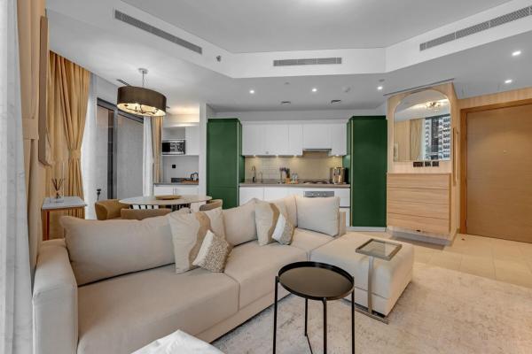 Bilde 8: Waves - Elegant High-Floor 2BR Close To Downtown