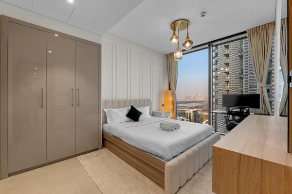 Bilde 3: Waves - Elegant High-Floor 2BR Close To Downtown