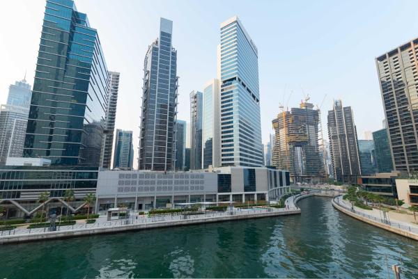 På billedet ses objektet Escape24 Brand New 2BR with Canal Views near Burj Khalifa beliggende i byen Dubai.