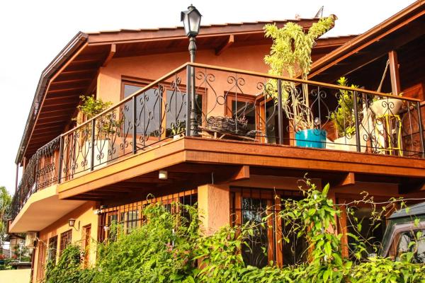 写真にはフロリアノポリス市にあるMama Africa Hostelが写っています。