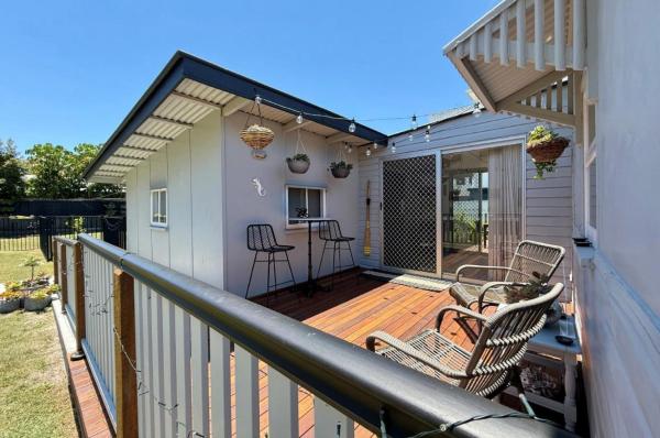 Close To Water, Restaurants And Clubs, Toorbul St, Bongaree - Bribie Island
