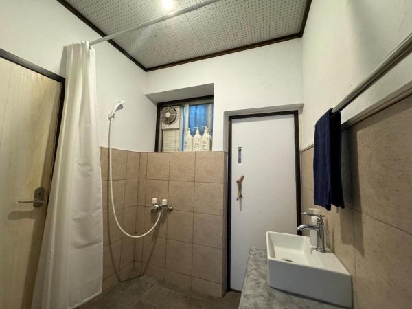 Foto 9: 「池間島の一棟貸切りの宿アロハナ」日本最大級のサンゴ礁群ヤビジに最も近い宿。夕陽,海まで徒歩3分