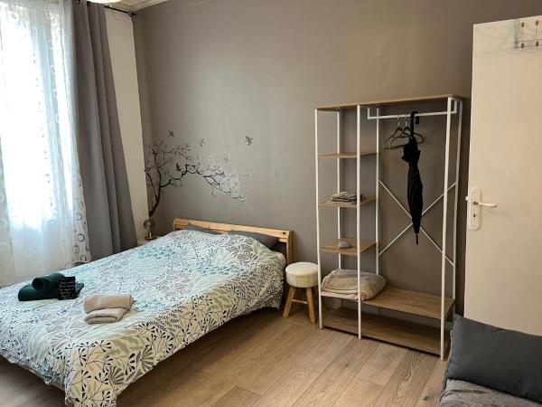 A la foto es mostra l'objecte Charmant studio cosy à 5 min du centre d'Épernay situat a la ciutat de Épernay.