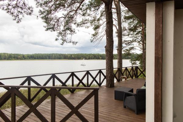 Kuvassa näkyy kohde Przystań Kormoran, joka sijaitsee kaupungissa Woźnawieś.