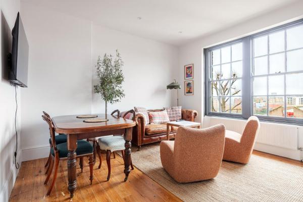 Chic Victorian 2br With Water Views - Greenwich