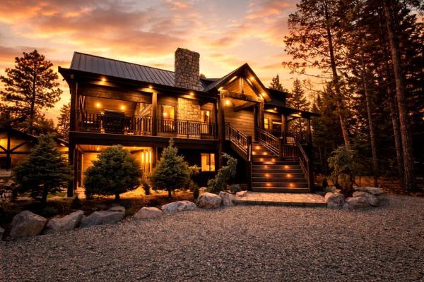 Luxurious Mountain Cabin With Sauna, Hot Tub, And Outdoor Fireplace, Perfect For A Relaxing Weekend Getaway In Utah - Utah