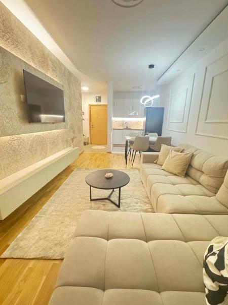 Premier In -Free Garage- - Novi Sad