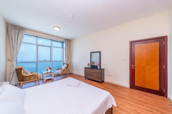 A la foto es mostra l'objecte Beach and sand haven at ajman corniche! situat a la ciutat de Dubai.