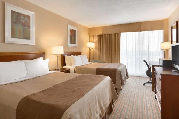 Foto 7: Ramada by Wyndham Belleville Harbourview Conference Center