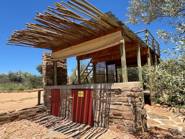 A la foto es mostra l'objecte BellaTiny Campsite and Cabin for 4 situat a la ciutat de Eorondemba.