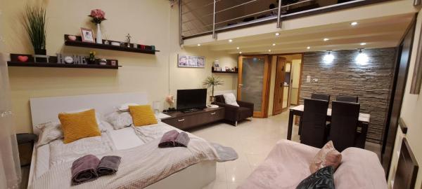 Szandi Belvárosi Apartman, Сегед
