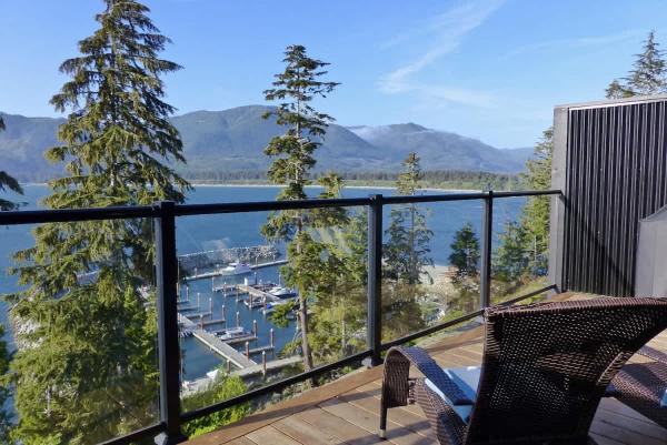 Amazing Oceanfront & Eagle Views Pet Friendly - 2 Bath - Vancouver Island
