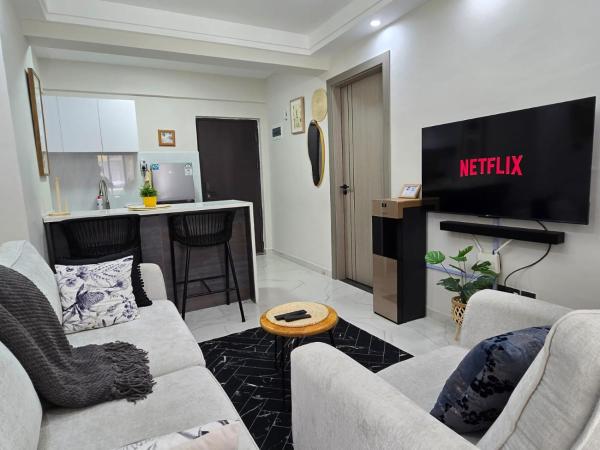 Sunlit Apt Kilimani Gym & Parking, 1-Min to shops, Nairobi