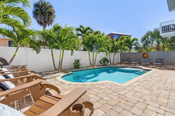 Welcome To 246 Delmar Ave - Vacation Rental Home - Fort Myers Beach, FL
