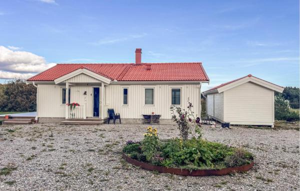 3 Bedroom Beautiful Home In Grebbestad - Tanum