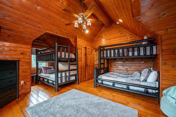 Log Retreat By Railey Vacations - Deep Creek Lake, MD