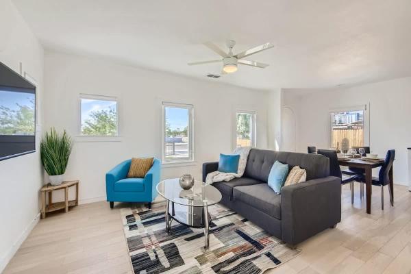 Cosmopolitan Cottage - Phoenix, AZ