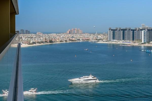 Apartmán — 136 m² - TRPS - Grand Bleu Tower 2, EMAAR Beachfront - Atlantis & Marina View, Private Beach, Furnished