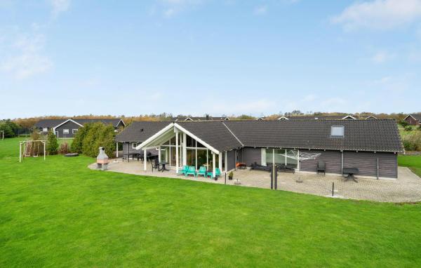 6 Bedroom Amazing Home In Idestrup, Marielyst