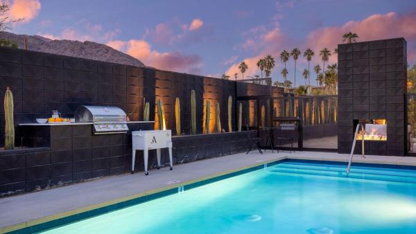 Blackhaus D: 4 Bedroom Suite By Avantstay 4-room Retreat - Palm Springs, CA