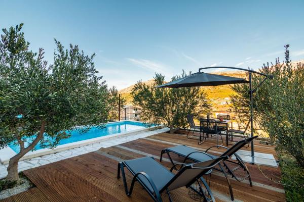New!!! Villa Trilogia Xxl - 12 Guests, 3 Pools - Omiš