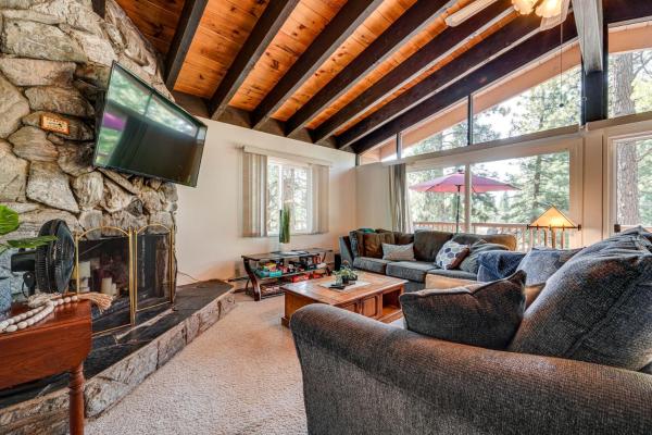 Walk To Lake Tahoe: Family Retreat W/ Deck! - Carson City, NV
