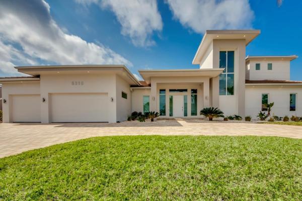 Coralvilla Masterpiece - Luxurious, Design Villa, Large Infinity Pool, Spa, Boat Dock - Sanibel, FL