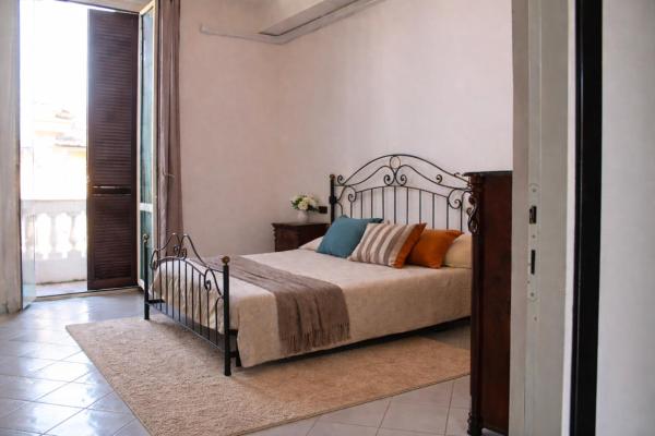 A la foto es mostra l'objecte WHOLE HOLIDAY HOME APARTMENT SPLENDID CIVITAVECCHIA da Pamino & Priscilla situat a la ciutat de Civitavecchia.