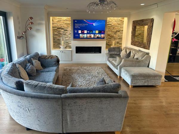 Luxury 5 Bedroom Group House Near Cardiff Sleeps 13 With Sauna And A Games Lounge - Cardiff