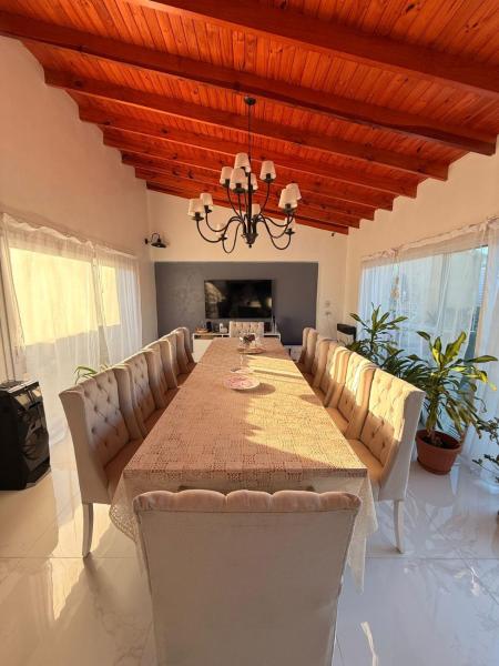 A la foto es mostra l'objecte Alquiler diario de casa particular equipada situat a la ciutat de Río Chico.