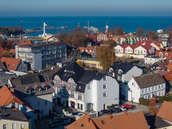 Nella foto è visibile l'oggetto Hotel Rejs situato nella città di Ustka.