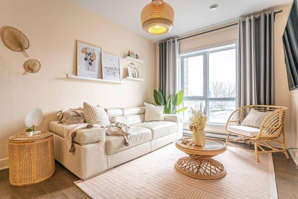 217 - Pastel Stylist 2 King-br With Parking, Nr Dt&airport - Boucherville