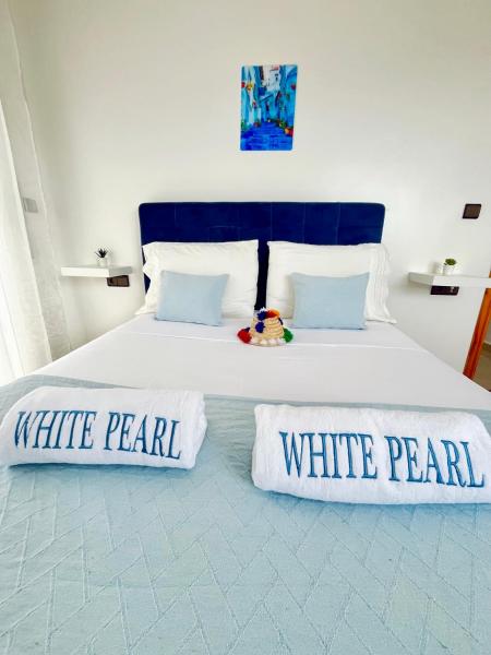 Na zdjęciu widoczny jest obiekt Chauen White Pearl Apartments położony w mieście Szafszawan.