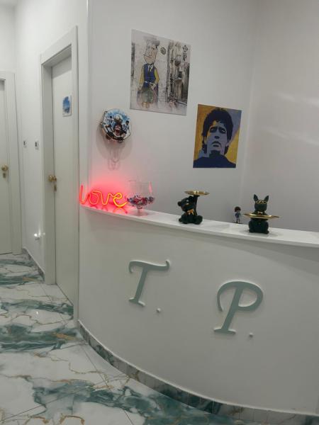 A la foto es mostra l'objecte Tp luxury situat a la ciutat de Nàpols.