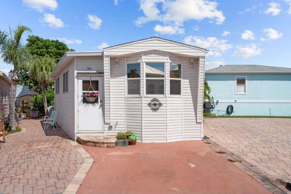 Destiny's Drive 2-bedroom, 1-bath Beach Home - Jensen Beach, FL