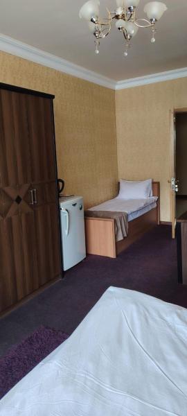På billedet ses objektet Anush Hotel beliggende i byen Jermuk.
