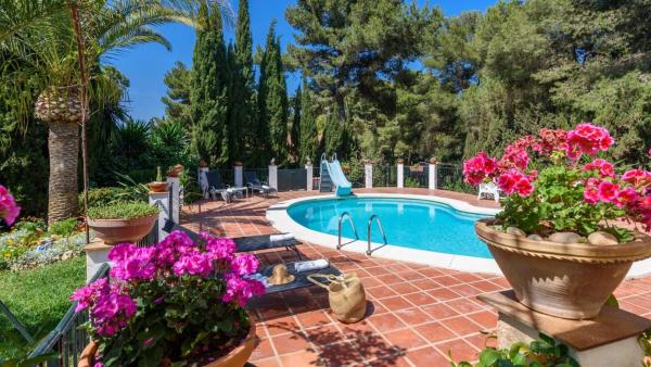 Na zdjęciu widoczny jest obiekt Villa Isabel Malaga - Churriana by Ruralidays położony w mieście Malaga.
