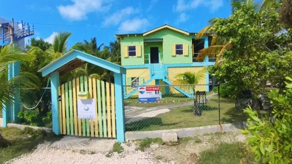 SLO-N-EZ Villa- Gold Standard Certified, Caye Caulker