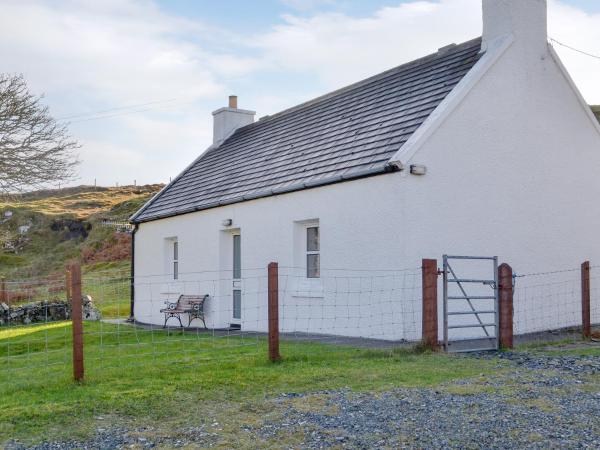 Waterfall Cottage - Skye
